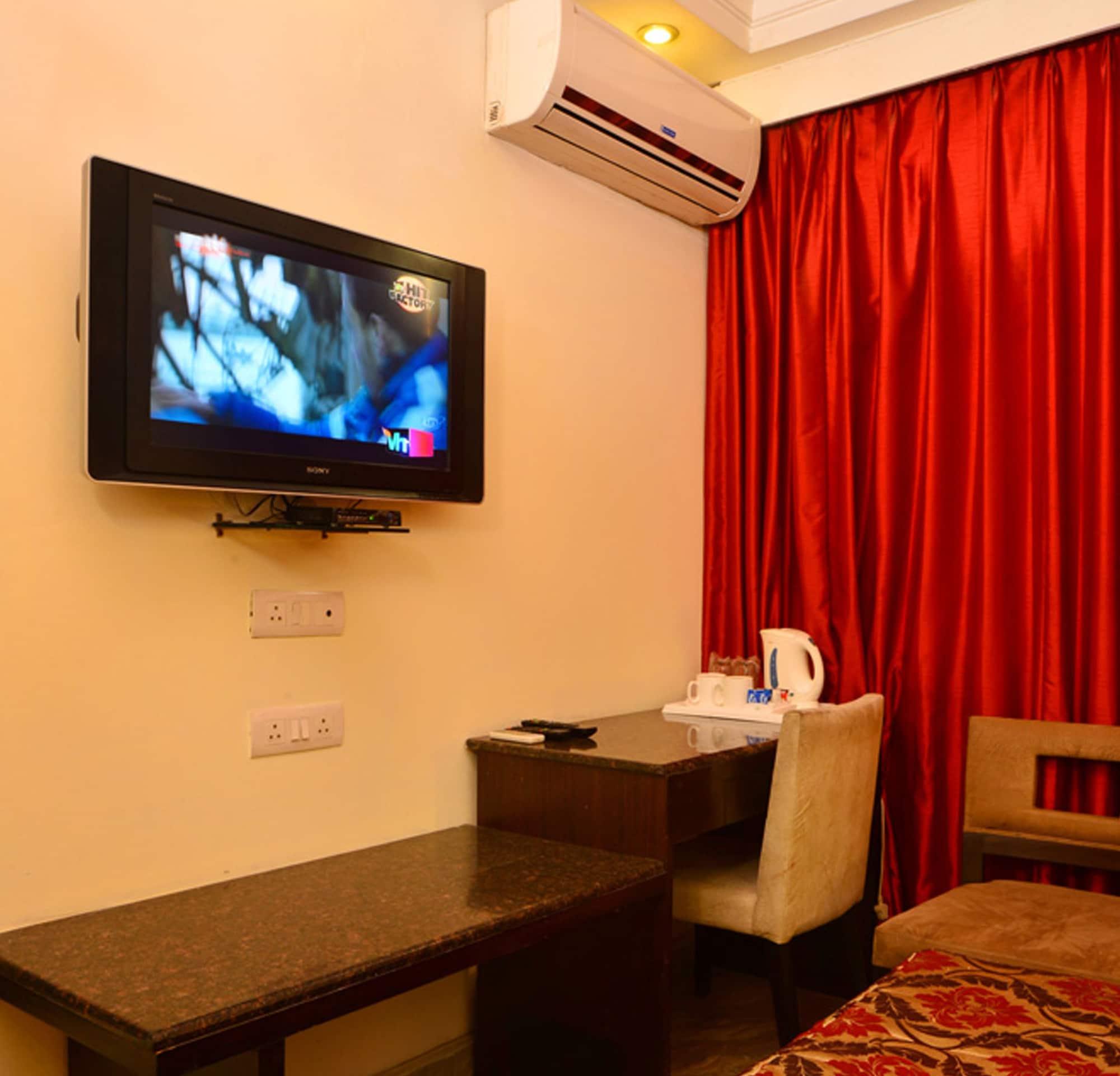 Hotel Shanti Palace West Patel Nagar Neu-Delhi Exterior foto
