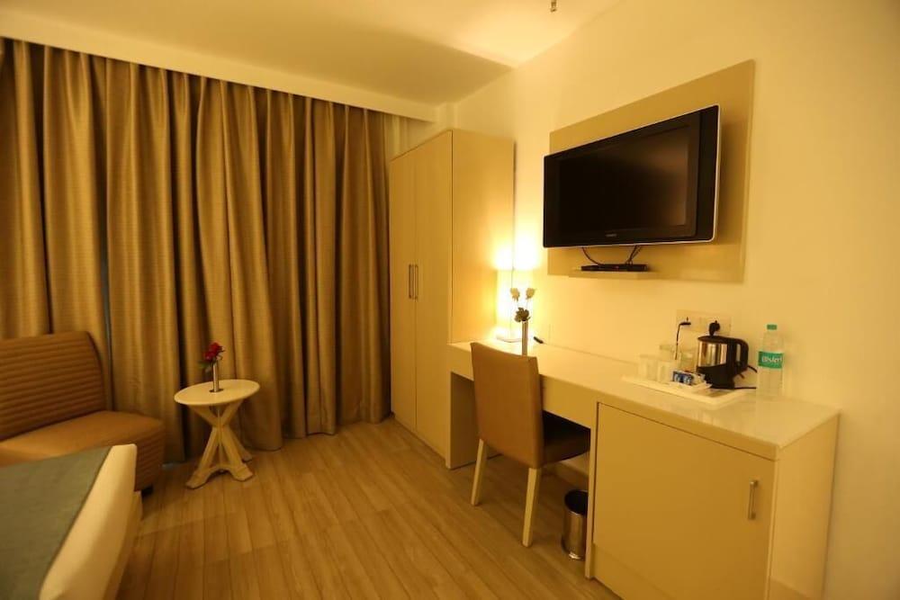 Hotel Shanti Palace West Patel Nagar Neu-Delhi Exterior foto