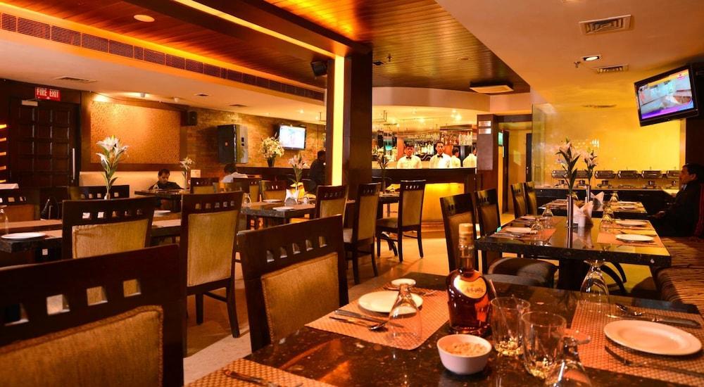 Hotel Shanti Palace West Patel Nagar Neu-Delhi Exterior foto