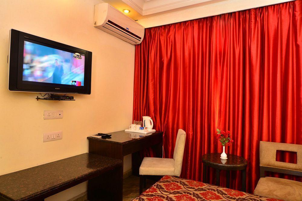 Hotel Shanti Palace West Patel Nagar Neu-Delhi Exterior foto
